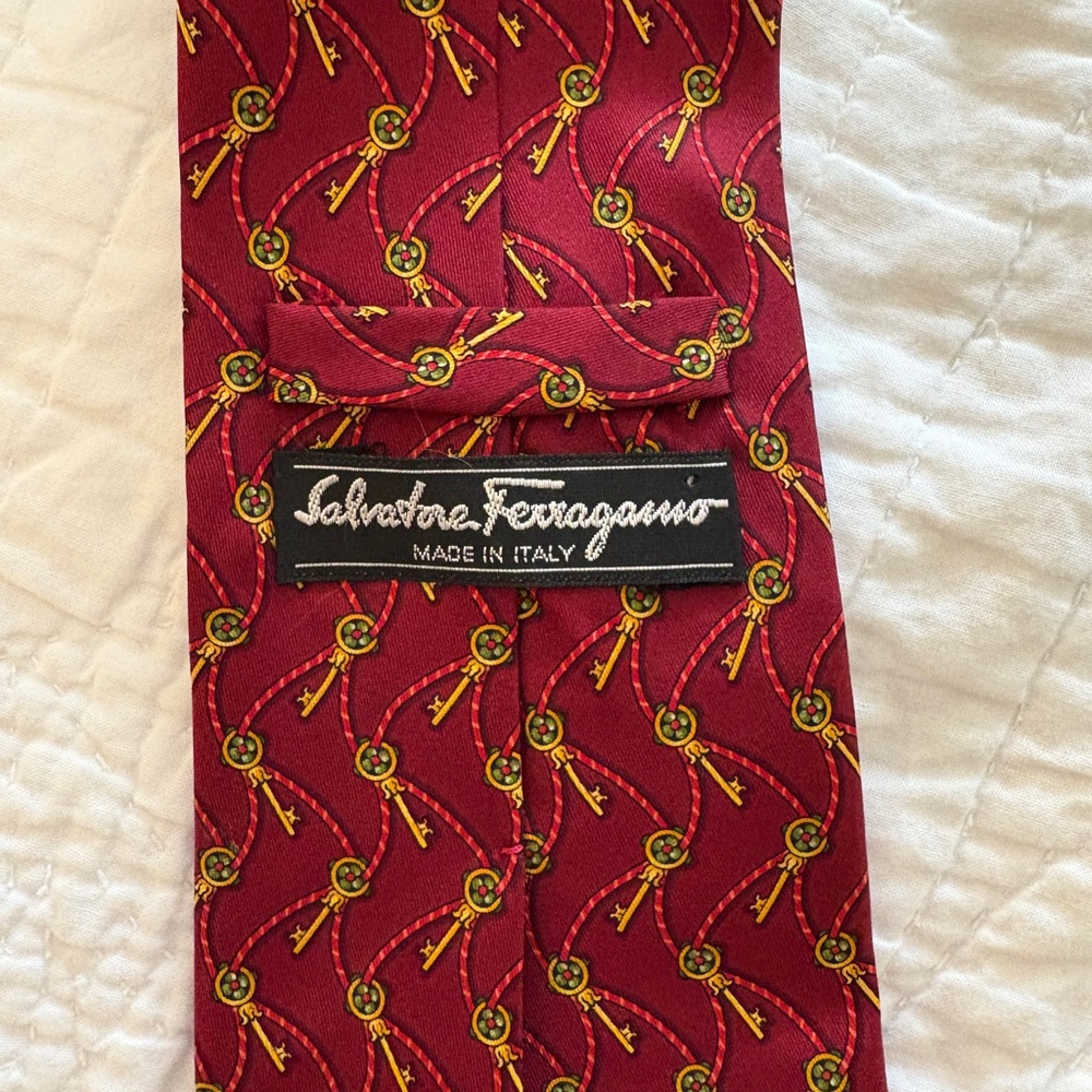 Salvatore Ferragamo Silk Vintage Red and Gold Tie